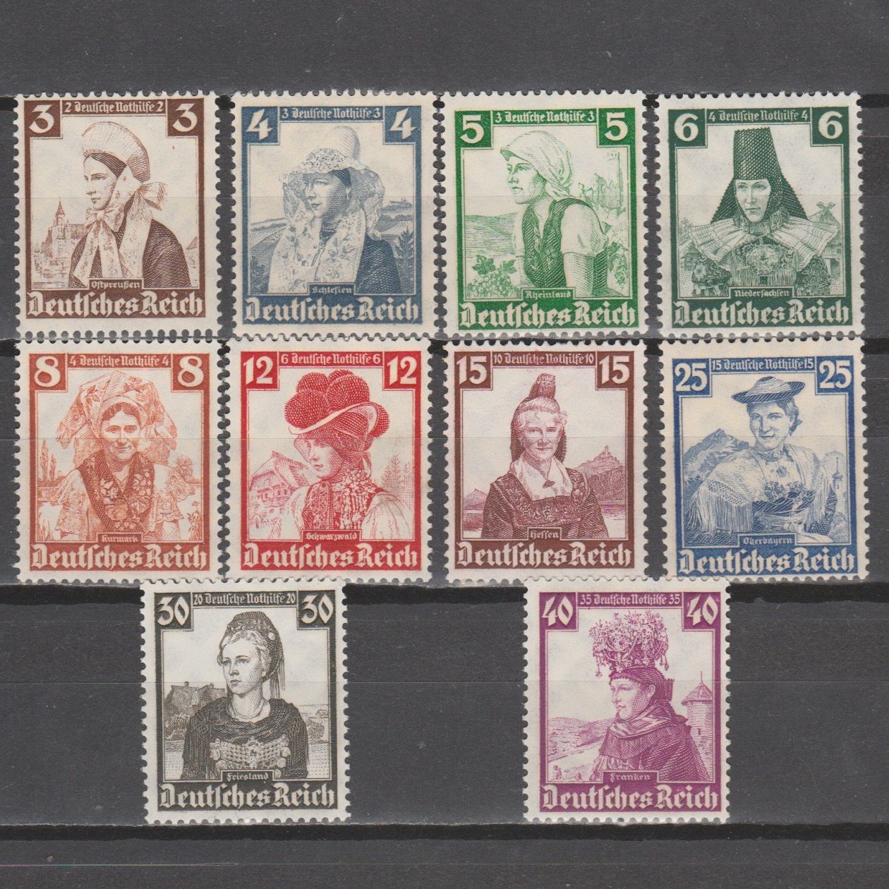 Duitsland 1935 588-597 Nothilfe Klederdrachten